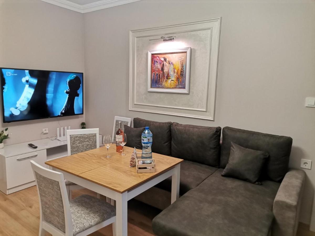 Family Boutique Residence-Free Parking 大特尔诺沃 外观 照片