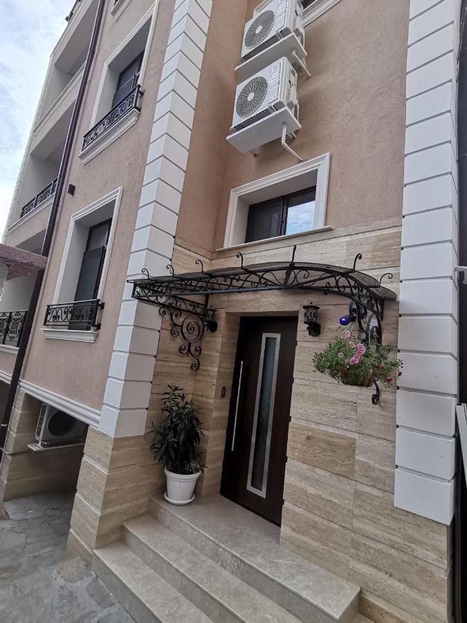 Family Boutique Residence-Free Parking 大特尔诺沃 外观 照片
